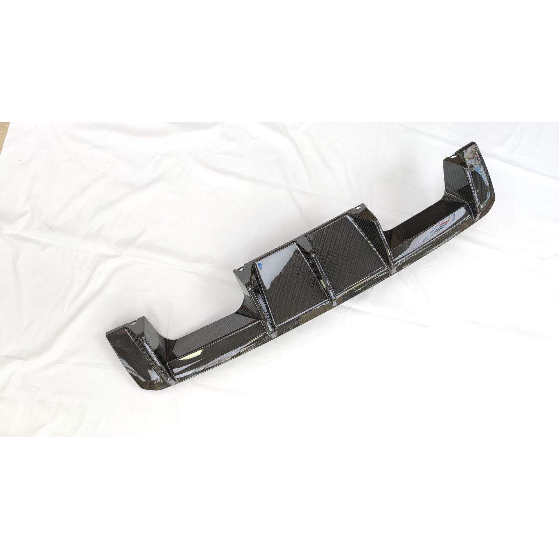 适用于宝马M3 G80 M4 G82干碳纤维后唇 高配款碳纤后保杠 后护板