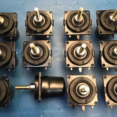 PC1250-7挖掘机21N-54-42820驾驶室减震器21N-54-42830