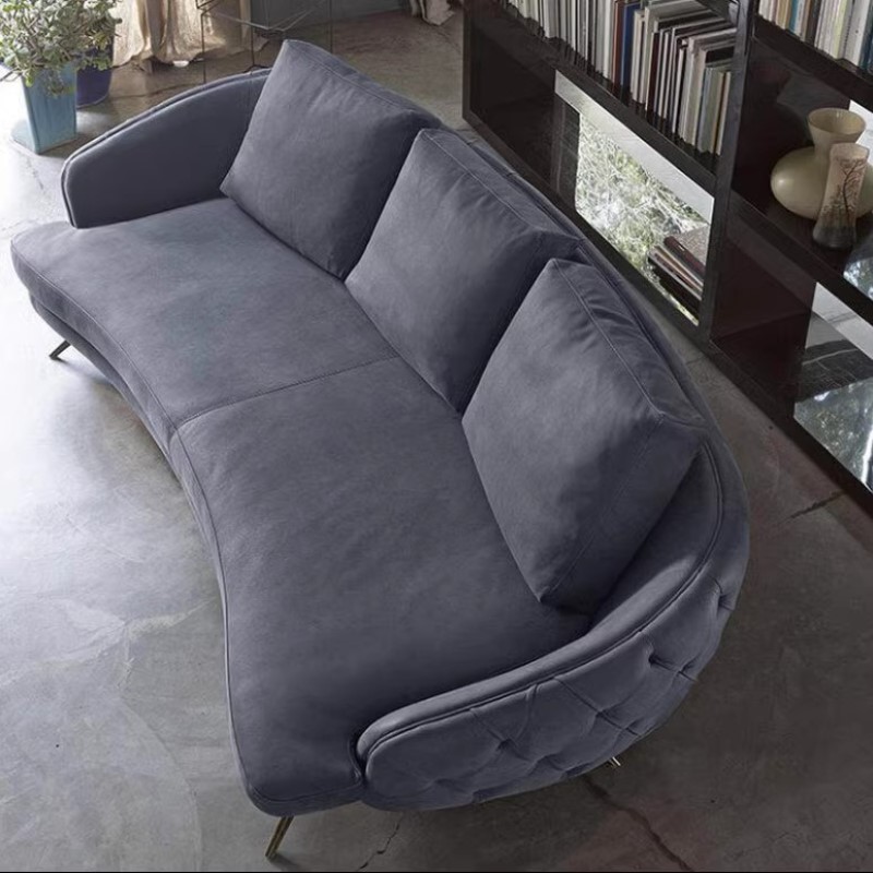 轻奢时尚异形皮艺拉扣简约设计师创意客厅高档会所弧形新款沙发