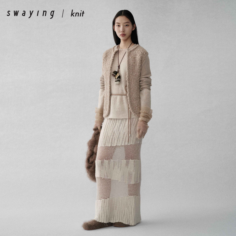 SWAYING不规则斜条纹镂空长裙