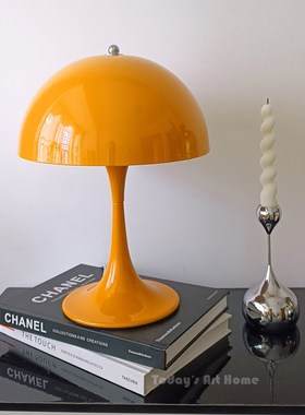 北欧设计艺术台灯轻奢蘑菇灯学生书桌家用床头灯法式个性浪漫夜灯