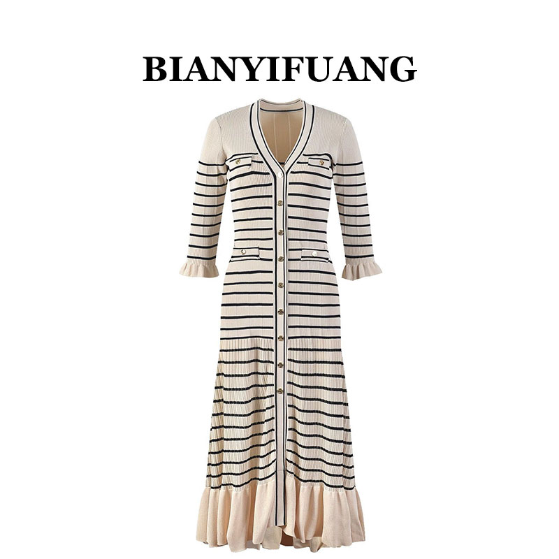 BIANYIFUANG条纹针织中袖连衣裙26秋季减龄气质荷叶边度假长裙