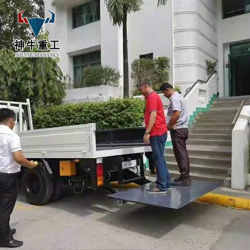 神牛汽车升降尾板皮卡车小型尾板栏板车液压货车装卸电动尾板厂家