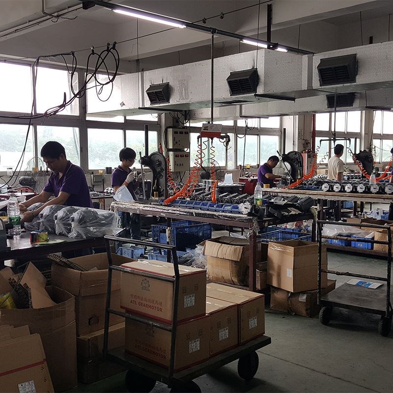 现货供应齿轮减速电机GH18卧式小马达 三相交流齿轮减速电机