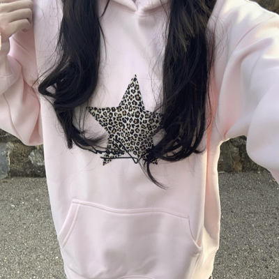 【无忧试穿】五角星印花连帽卫衣