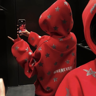 【无忧试穿】星星满印红色卫衣女