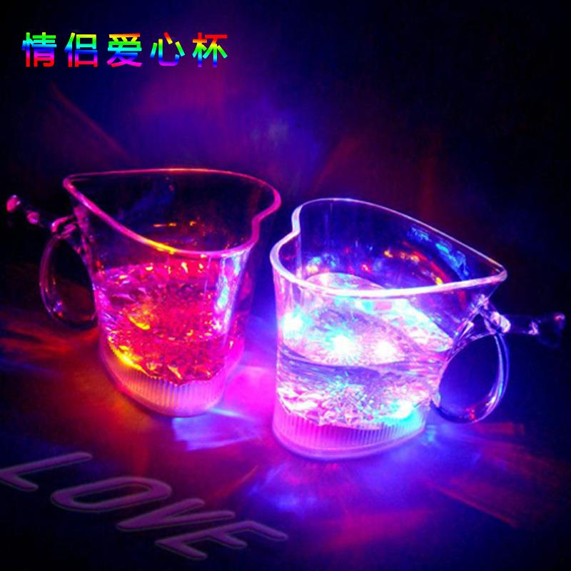 水感应发光爱心杯 浪漫情侣发光杯LED发光酒杯 七夕情人节礼物