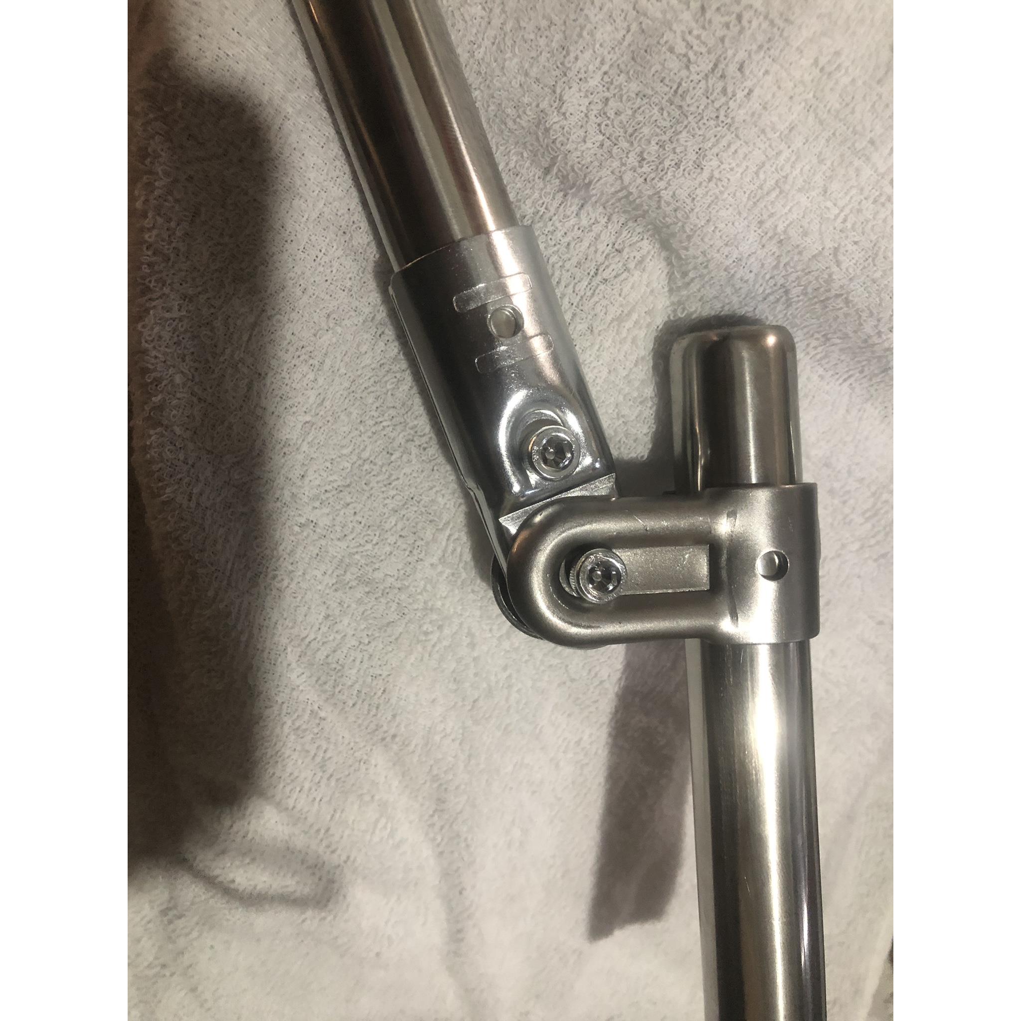 20mm～32mm内径圆管斜位撑任意转弯大棚卡扣配件不锈钢镀锌管固定