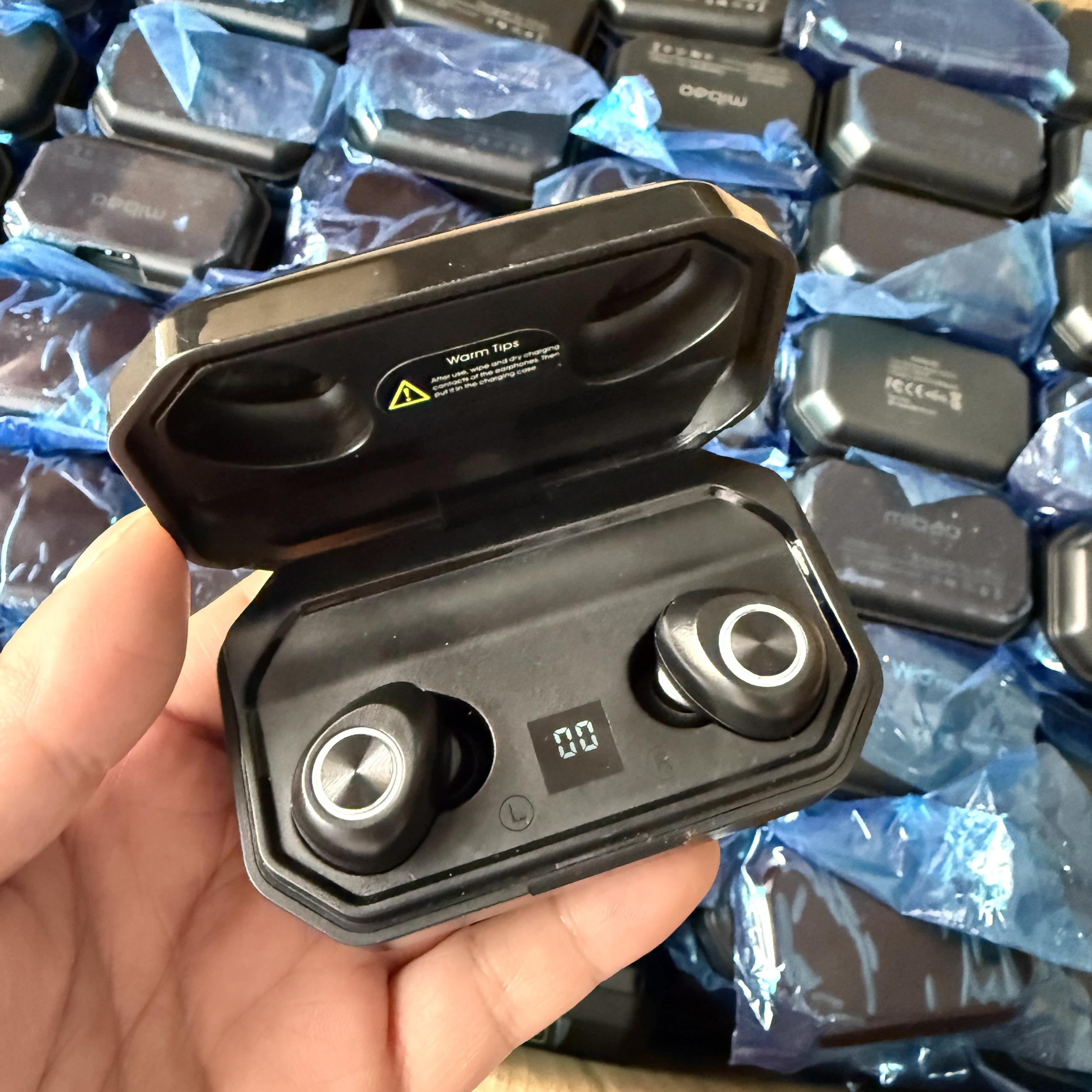 TWS蓝牙耳机 高通QCC3020芯片 充不进电 需自行换电池 不包好坏