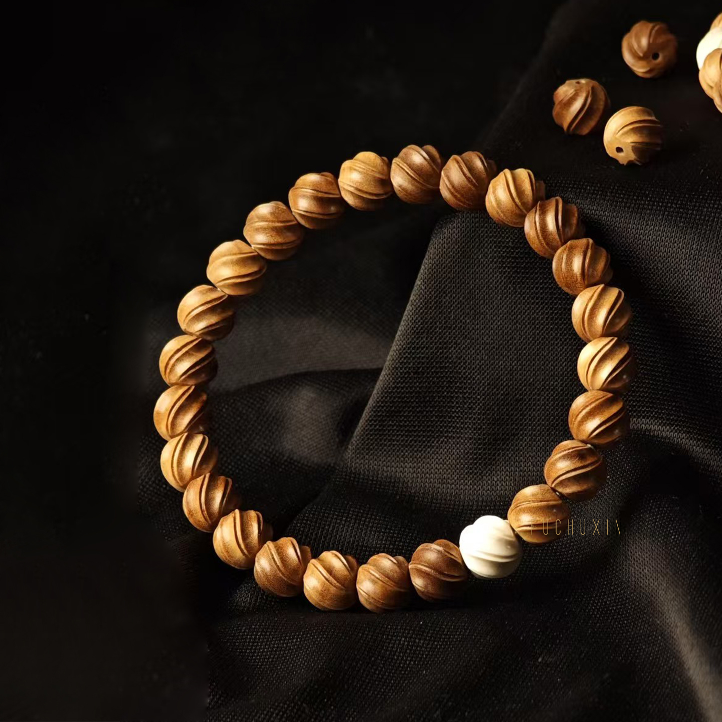 老山檀香横纹黑肉扭珠文玩手串