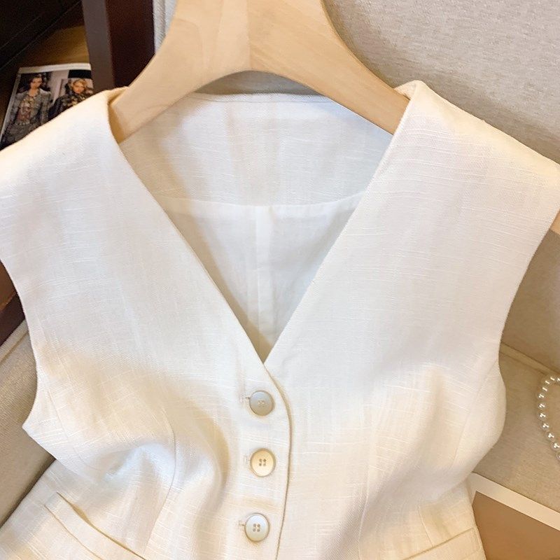 自留款推荐~老钱风白色亚麻V领马甲背心女夏法式无袖西装别致上衣