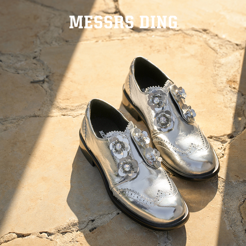 MD女鞋哥特风镶珠花时装单鞋乐福