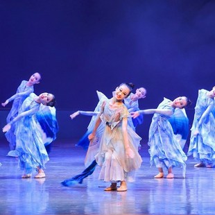 有一个地方叫故乡演出服扇子道具儿童古典舞舞蹈服中国舞表演服装