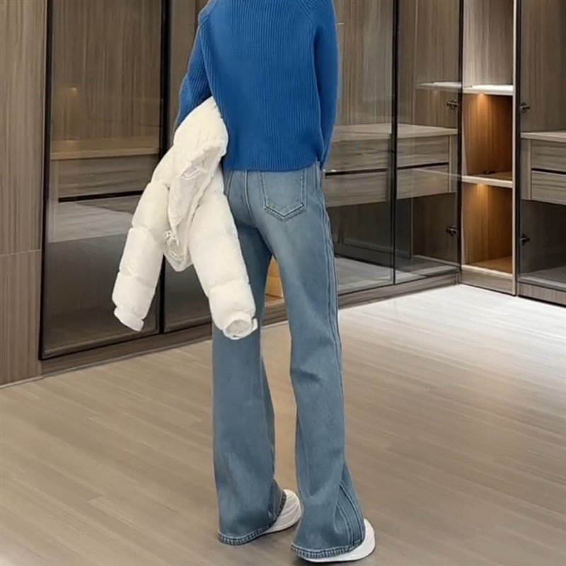 今年流行窄版简约牛仔裤子2024年秋冬新款加绒高腰显瘦宽松阔腿裤