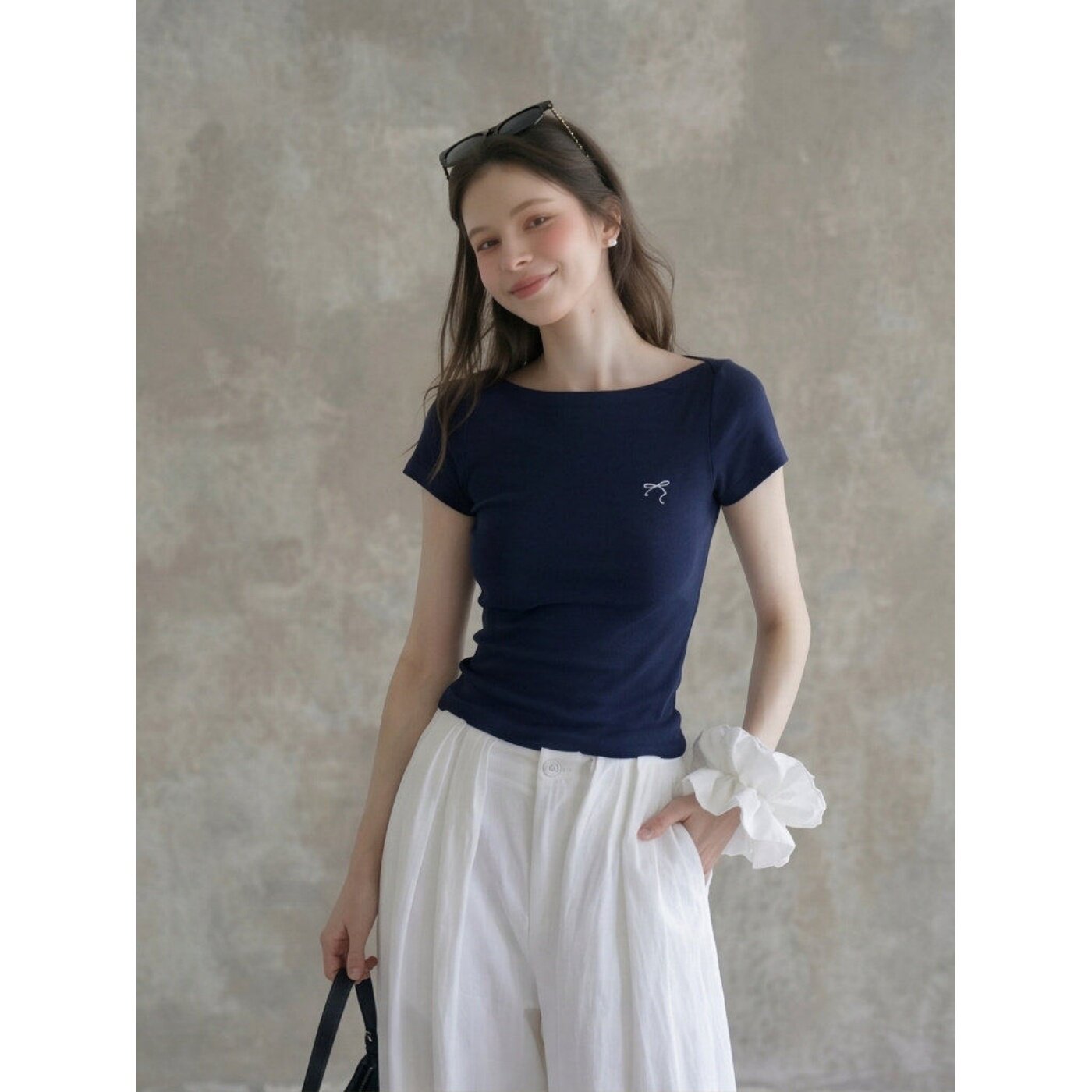 法式高智感一字领短袖T恤女夏季修身显瘦通勤穿搭小众绝美上衣薄