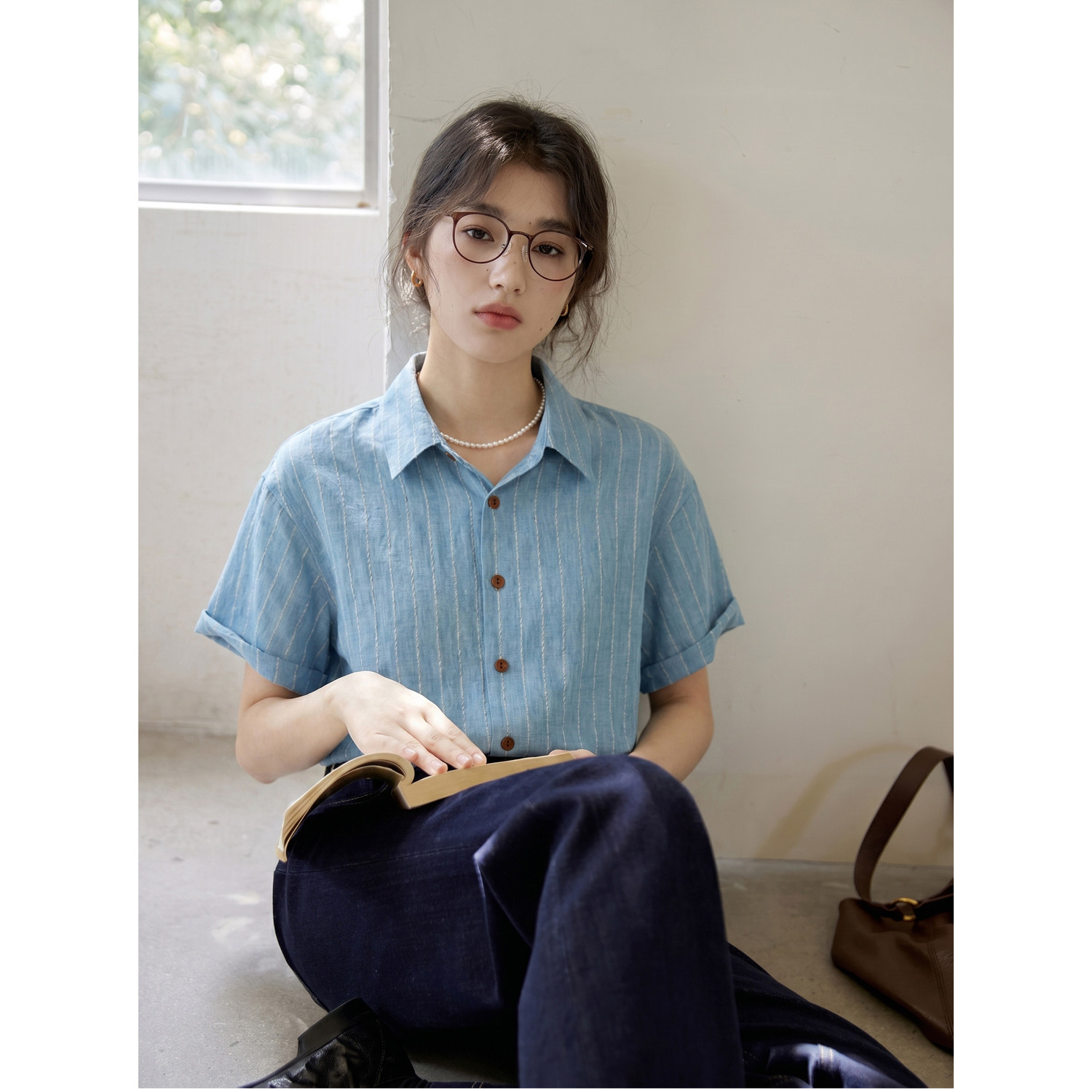 法式温柔蓝色条纹短袖衬衫女夏季知识分子风宽松翻领通勤气质上衣