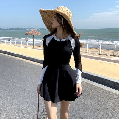 泳衣女夏2023新款高级感遮肚显瘦连体长袖保守大码微胖女孩遮肉