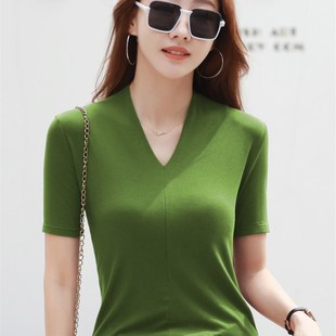 春夏2024新款修身V领针织衫女薄款绿色短袖上衣洋气内搭T恤打底衫