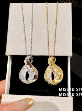 简约真金水钻项链吊坠！链扭曲