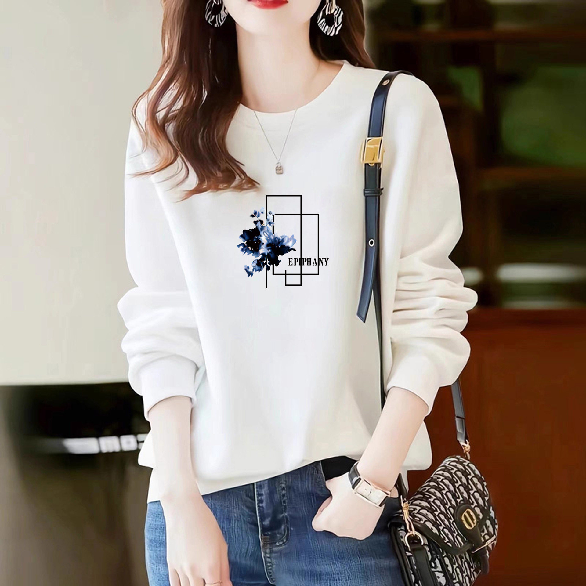 宽松显瘦圆领卫衣女2025年秋冬新品韩版长袖套头白色上衣加绒加厚