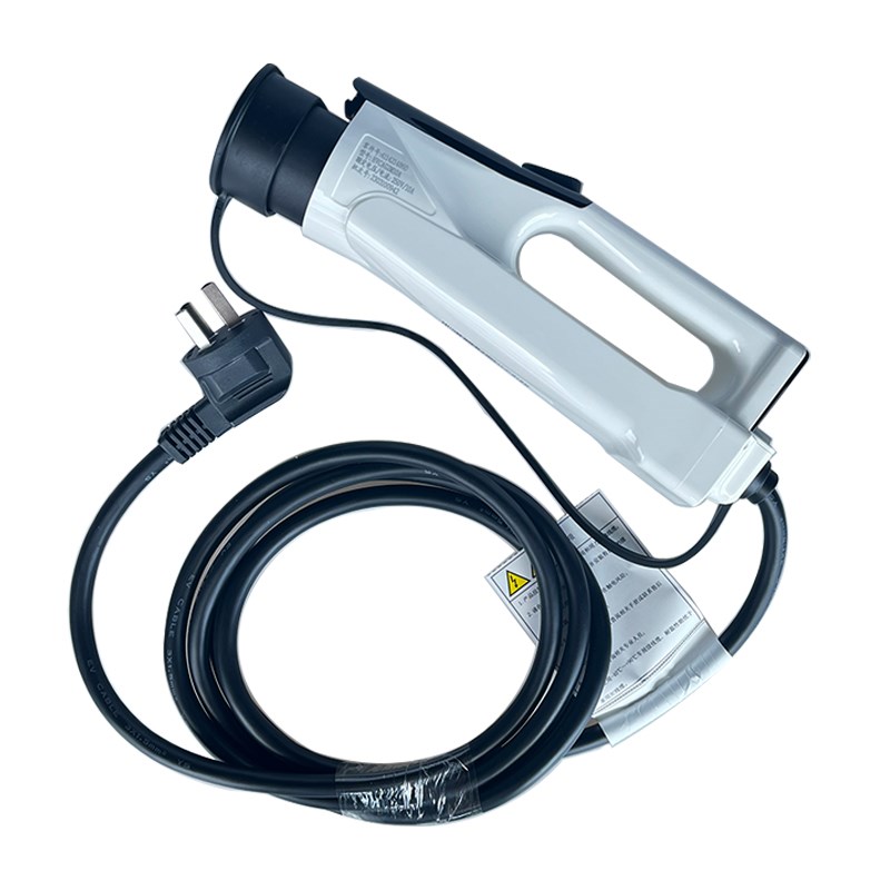 宝骏E100/E200/E300充电枪宏光mini/GB/马卡龙/缤果/便携充电枪