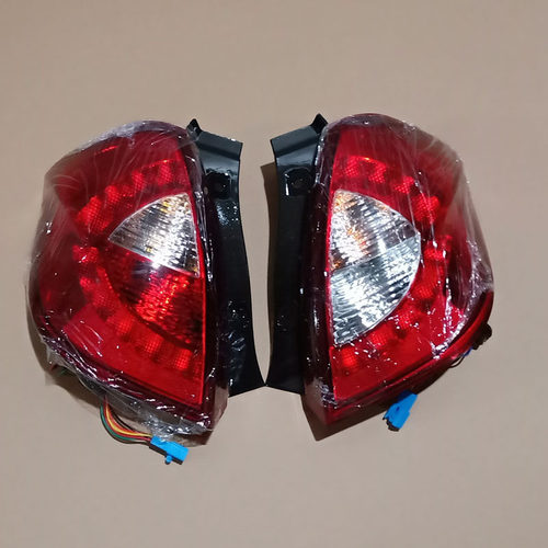 雷丁新款D70宝路达DS7比德文M7V7电动汽车轿车后尾灯后大灯刹车灯
