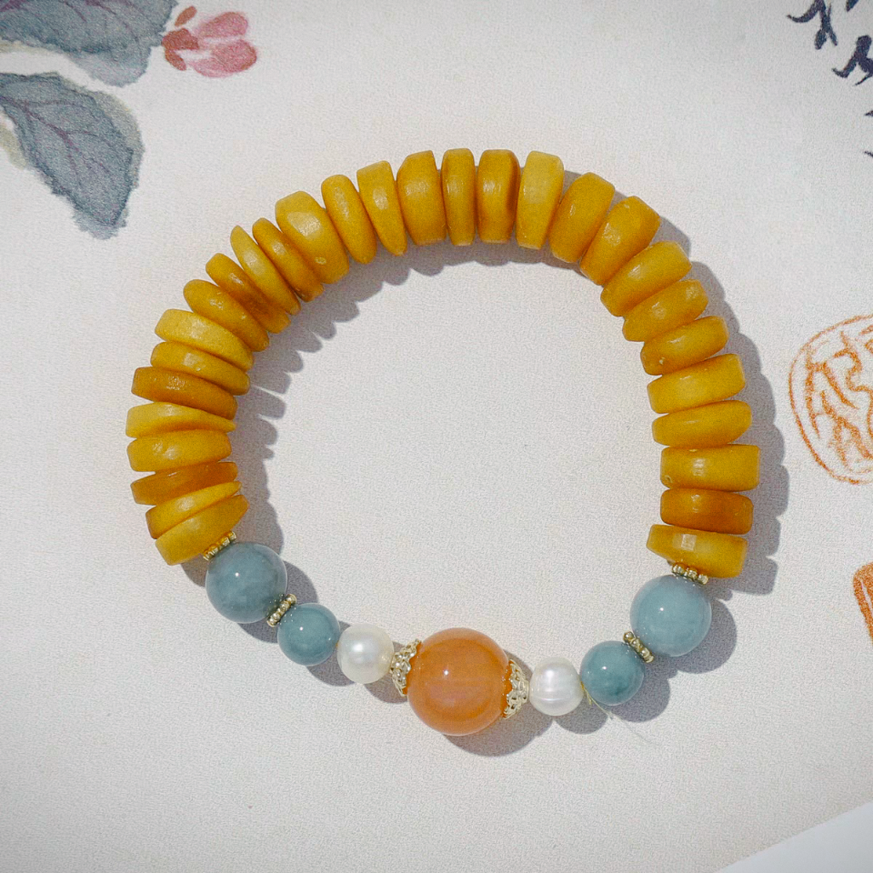 【莹莹专享】盐源蜜蜡翡翠手串