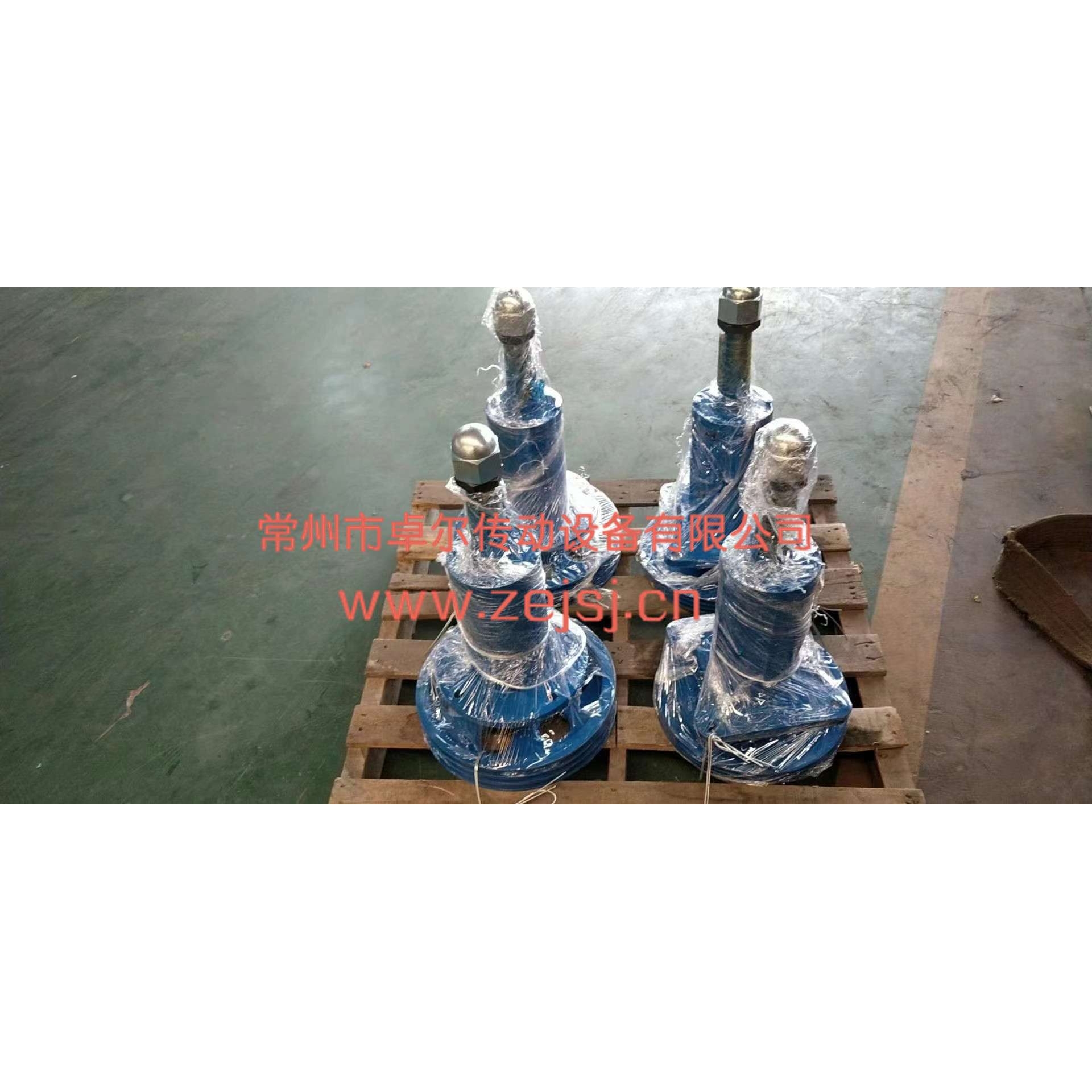 供应LF47 LF50B LF60B LF70B LF80 LF85 凉水塔减速器 风机减速机