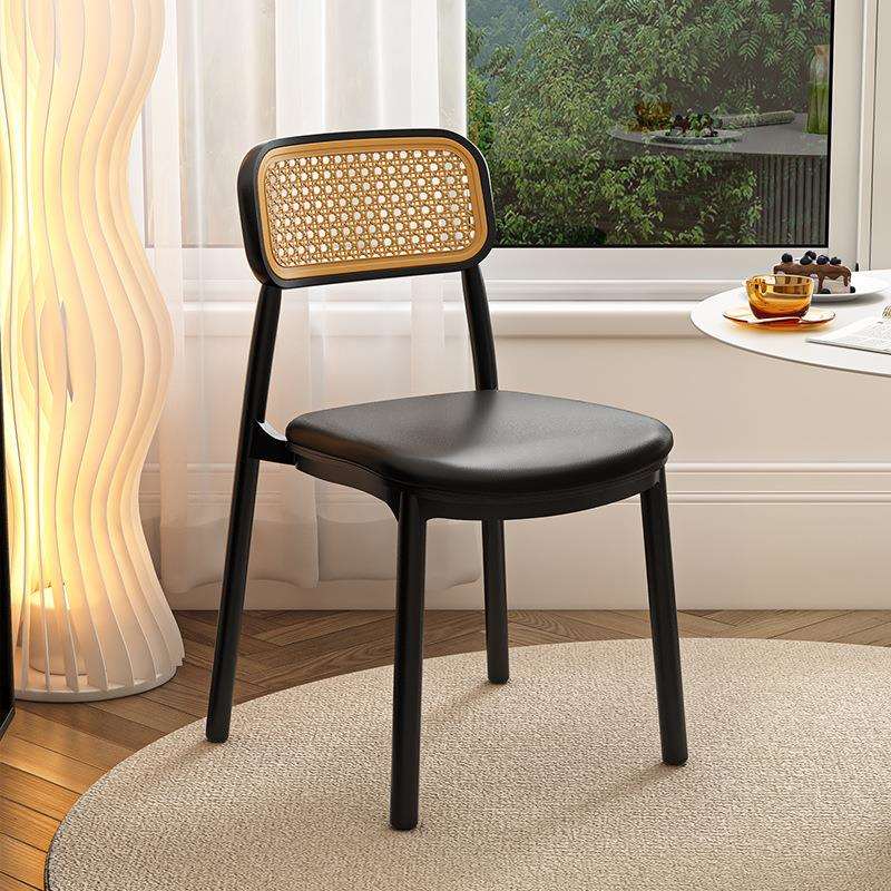 塑料餐桌椅子仿藤编餐椅家用靠背椅子夏季透气加厚凳子简约书桌椅