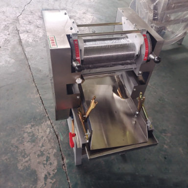 全自动商用小型面条机 60型不锈钢鲜湿面条机 电动水饺皮压面机