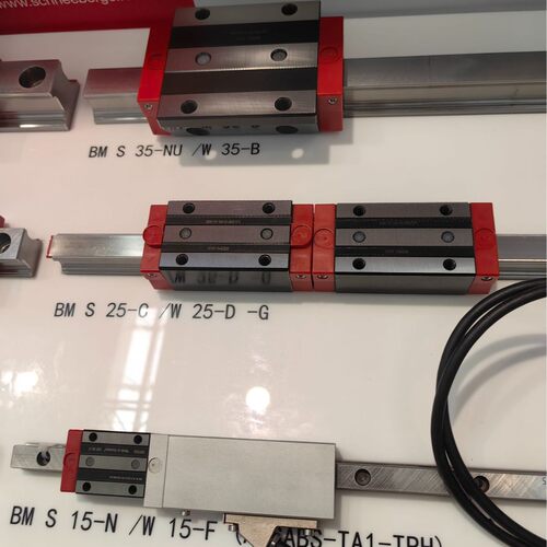 数控立车X轴导轨滑块  2MR55-B2-2020-20-20-G1V2，schneeberger