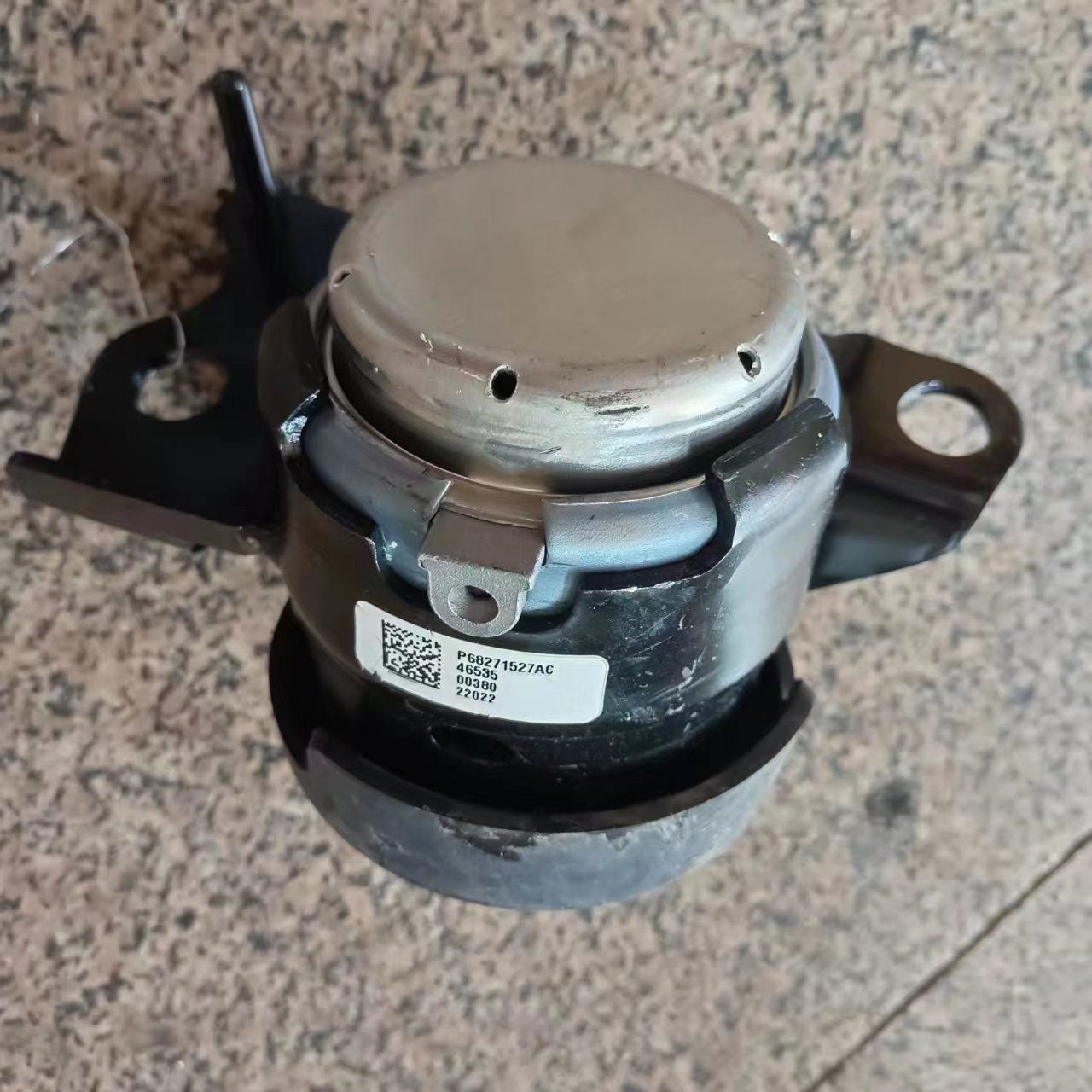 进口新款牧马人 JL 2.0T 发动机 机爪垫 机爪胶 68271527AC