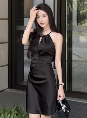 黑色法式气质缎面收腰显瘦名嫒修身挂脖吊带连衣裙礼服短裙女夏季