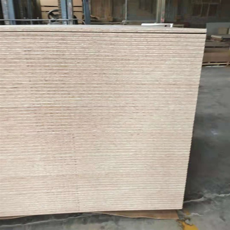 供应衣柜免漆板实木颗粒刨花板 橱柜电脑桌面板木板材加工