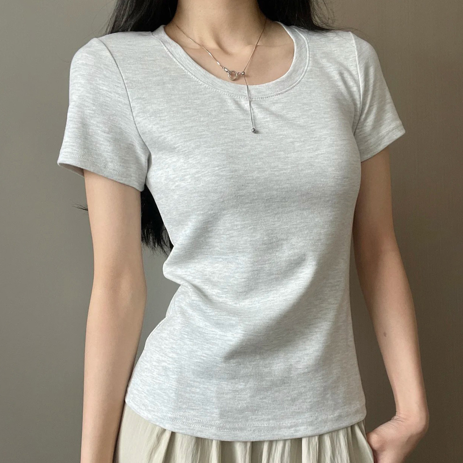 钱与书正肩女t恤u领夏日季棉纯灰色短袖修身2026新款收腰显瘦上衣