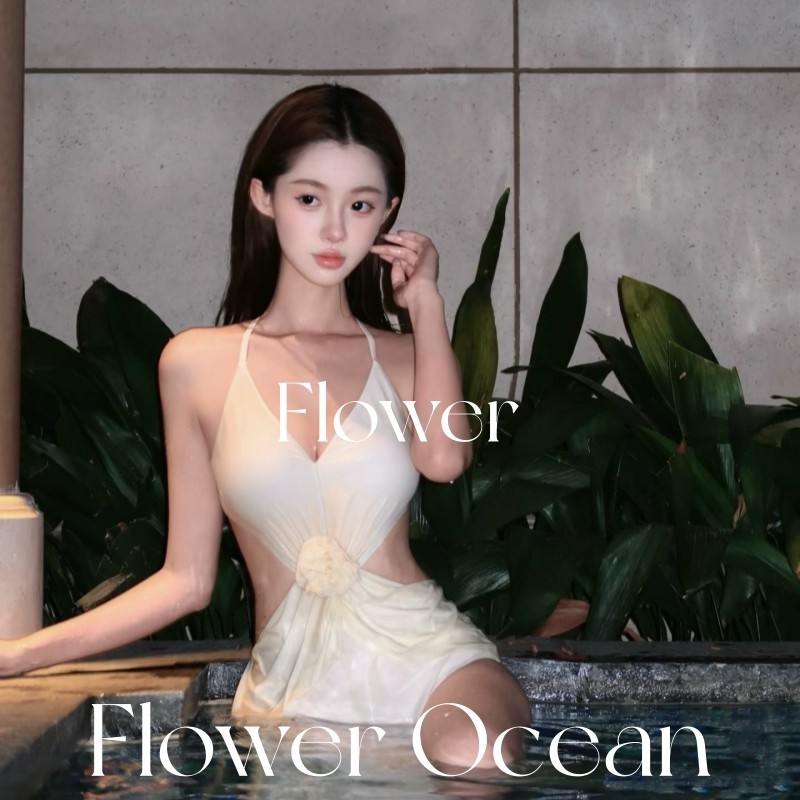 【香香典藏】高级感深V白色露腰花朵连体泳衣泡温泉海边度假超仙
