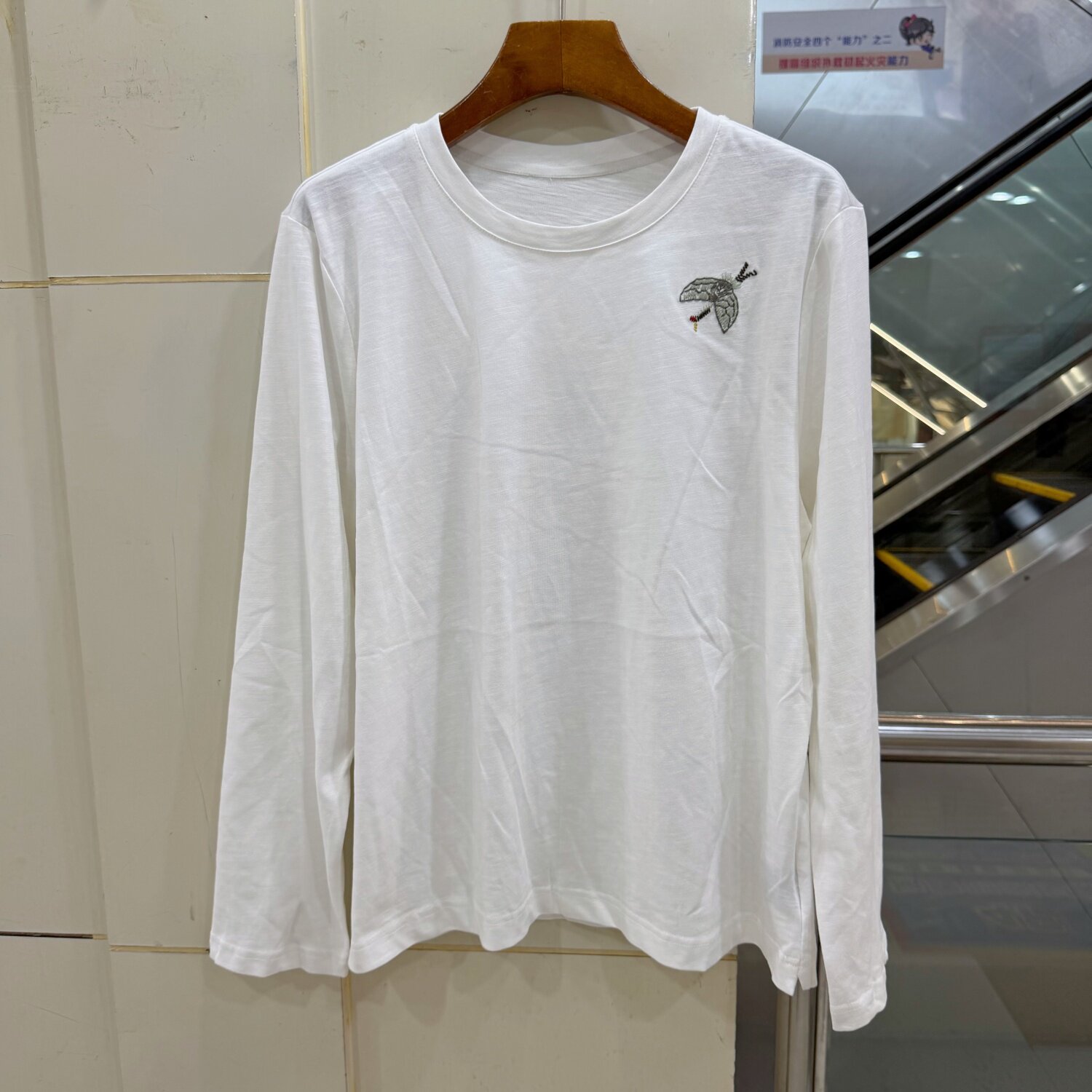 73626欧货重工大雁刺绣长袖T恤女百搭显瘦减龄棉质休闲打底上衣秋图片