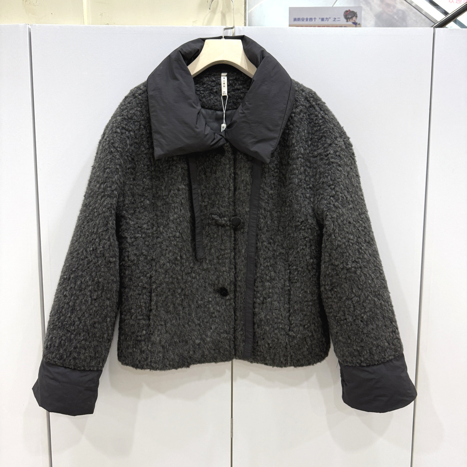 芸芳媛25W3047 欧洲站25冬飘带面包翻领加羽绒减龄小个毛呢外套