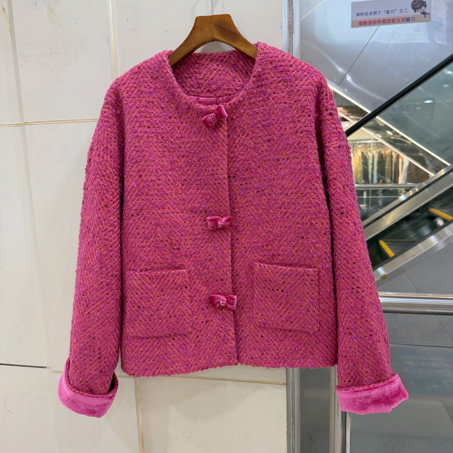 MILAN 27105 三粒糖果蝴蝶结扣圆领轻松休闲毛呢棉衣外套欧货冬