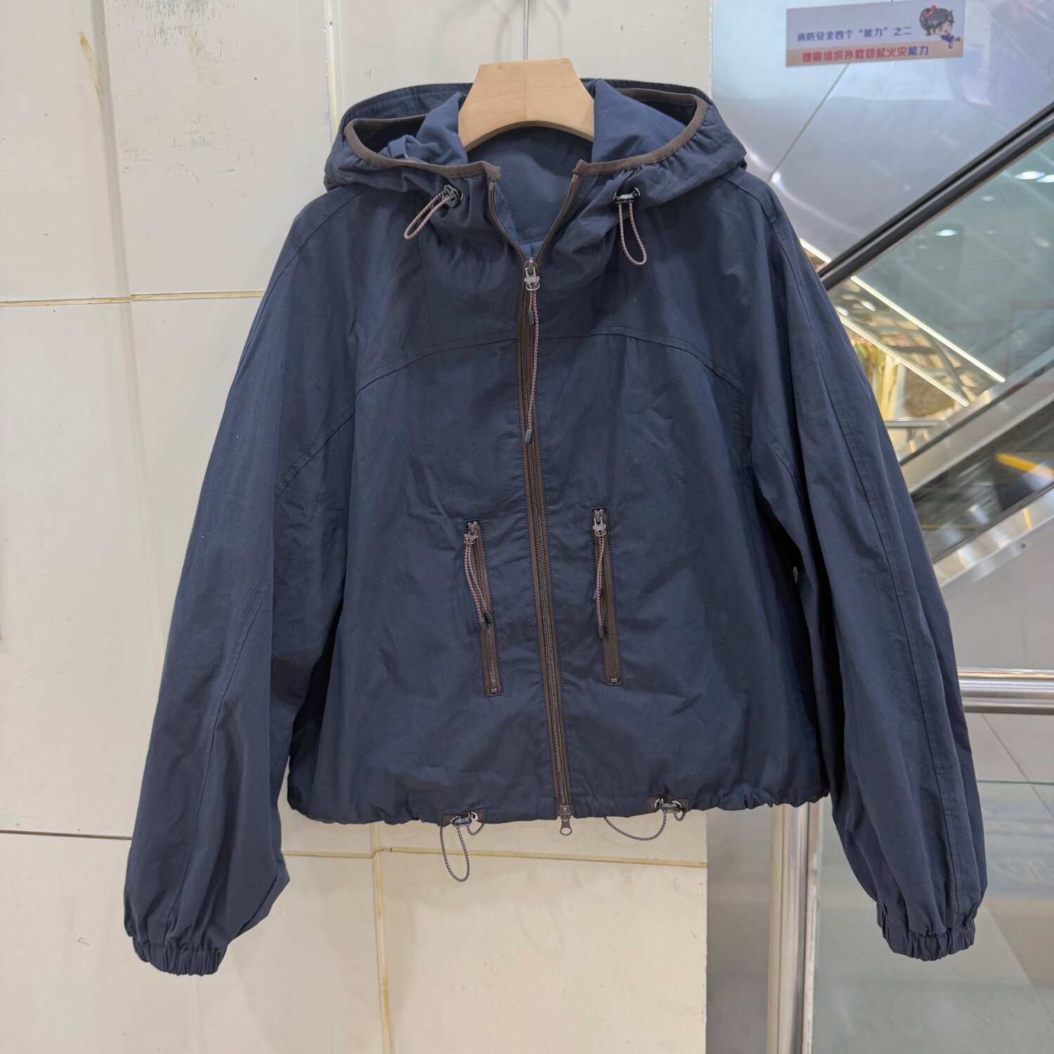 F7663欧货轻户外休闲风连帽抽绳短款拉链匹马棉外套女宽松上衣秋