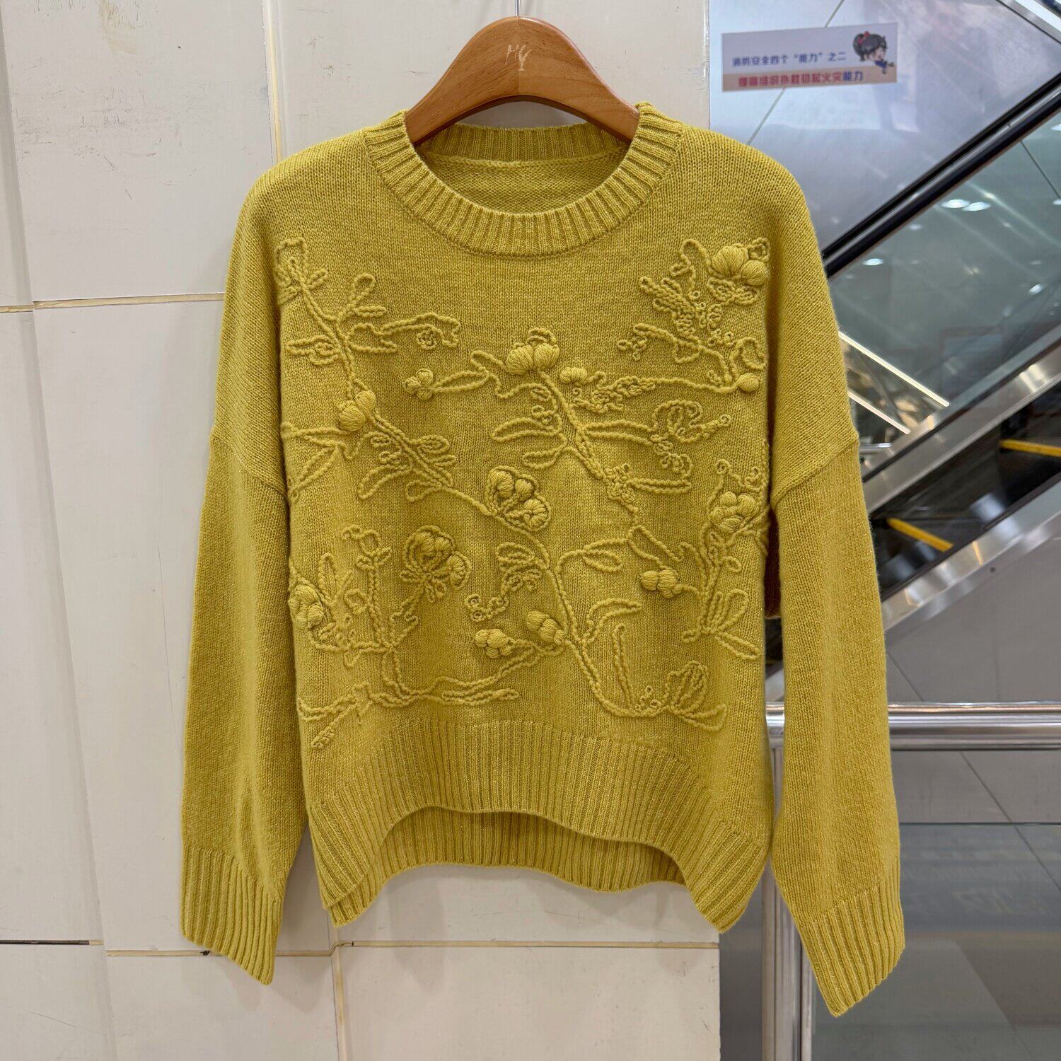 182-6083欧货复古重工花朵刺绣圆领针织衫女长袖百搭显瘦减龄毛衣