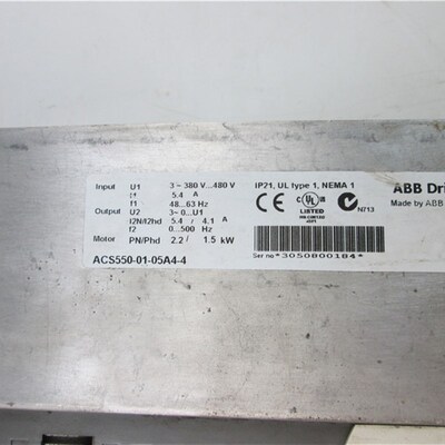 变频器ACS550-01-05A4-4 2.2-1.5KW 380V 现货实物拍摄功能好