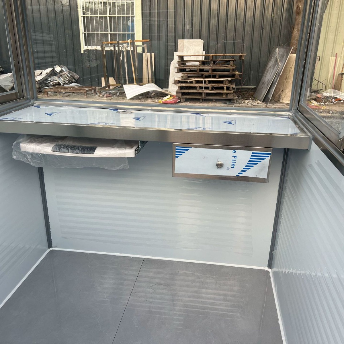 304 201不锈钢成品岗亭工作台户外治安保安不锈钢岗亭工作台