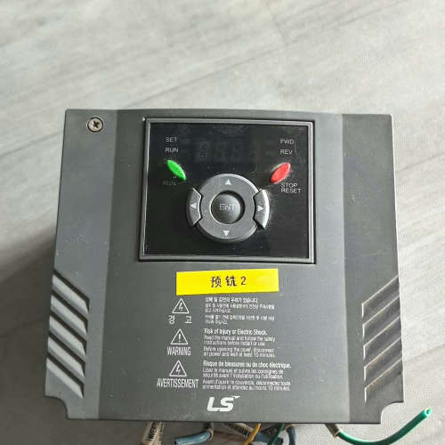议价产电变频器SV022FP5-2   2.2KW  220