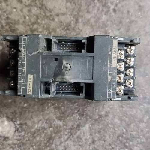 议价FATEK台湾永宏模块FBs—4A2D ，成色如图一般，通电