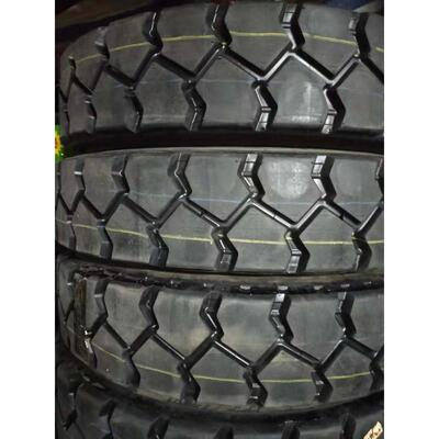 翻新轮胎650 700 750 825R16 900 1000 1100 1200R20质量三包胎体