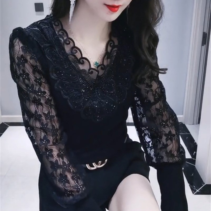 蕾丝衫女2021春秋新款气质V领洋气美背镂空设计感百搭长袖打底衫