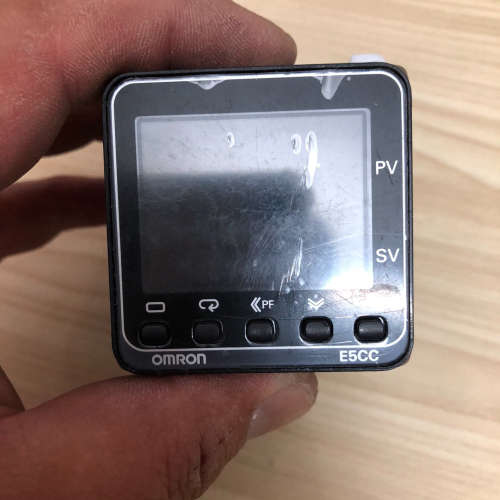 议价温控器温控器 E5CC-RX2ASM-800。几乎