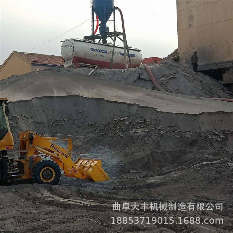 风力清灰机地库粉煤灰负压吸料装车设备履带机械臂软管抽粉设备