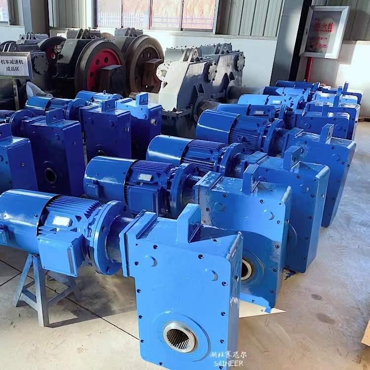 湖北咸宁三合一减速电机门吊大车小车行走减速机厂家